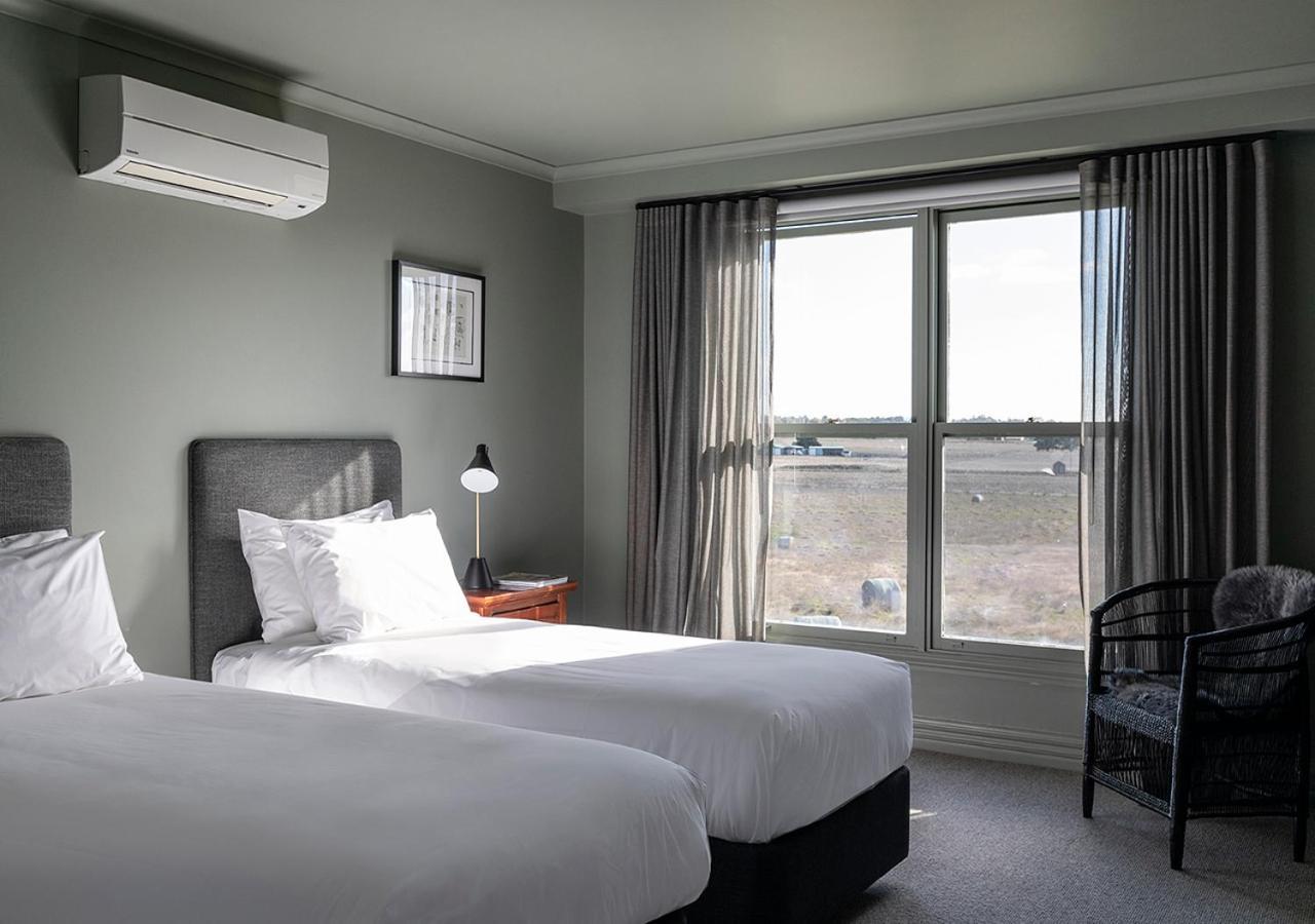 Cleveland Estate Hotel Lance Field Екстериор снимка