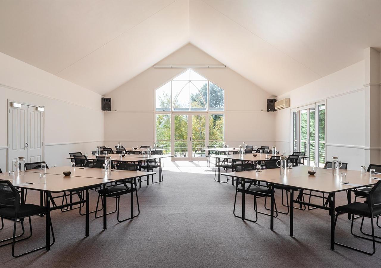 Cleveland Estate Hotel Lance Field Екстериор снимка