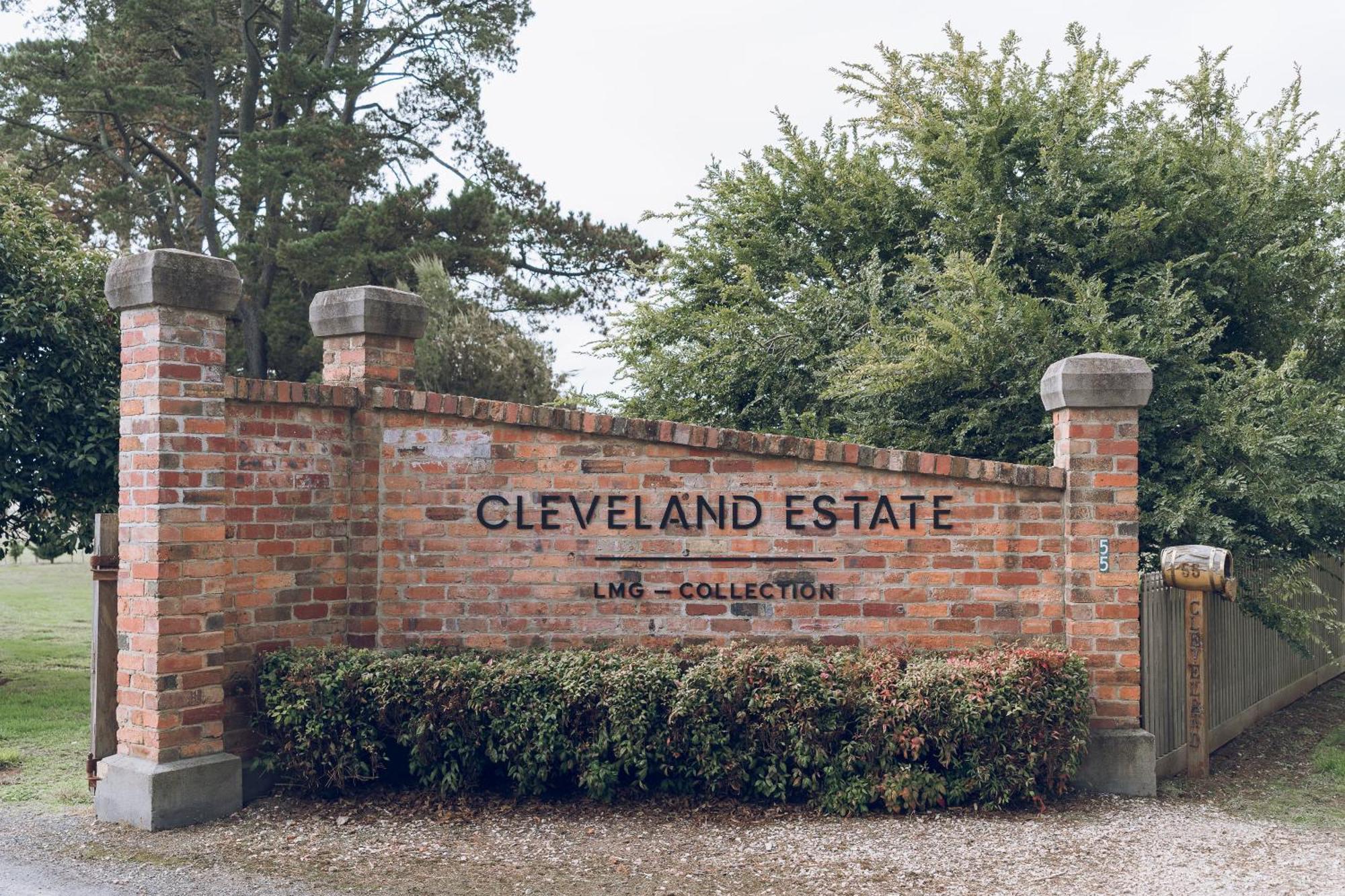 Cleveland Estate Hotel Lance Field Екстериор снимка
